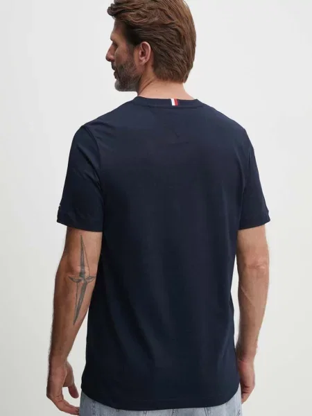 Tričko Tommy Hilfiger tmavomodrá s aplikací