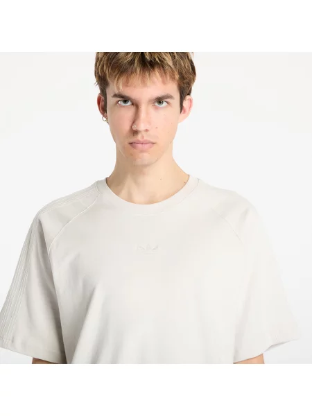 Тениска adidas Originals Essential с изчистен дизайн бежово