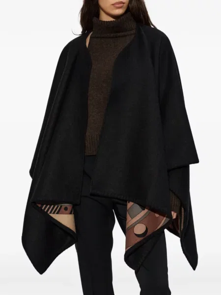Poncho Ferragamo din cașmir negru