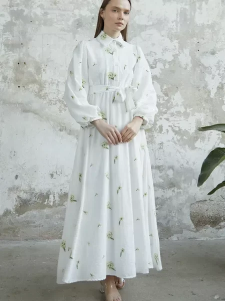 Rochie Instyle cu broderie de in cu model floral alb