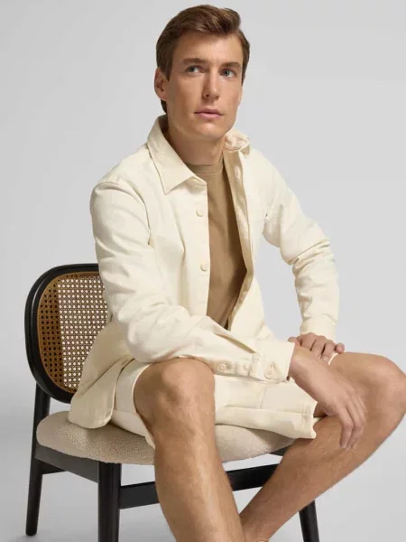 Kurtka koszulowa o kroju regular fit z kieszenią na piersi model ‘Kalan’ Joop! Collection biała