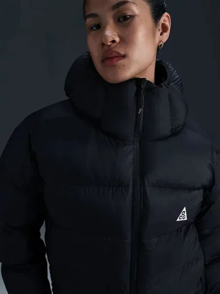 Dzseki Nike fekete