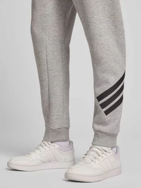 Spodnie dresowe o kroju slim fit z nadrukiem z logo Adidas Sportswear