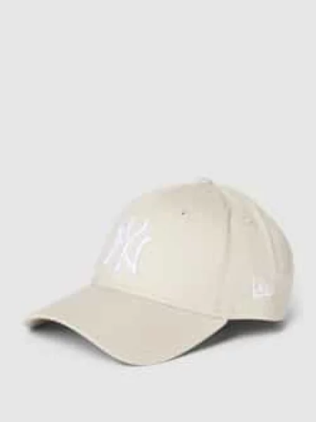 Czapka z daszkiem i wyhaftowanym logo model ‘LEAGUE ESSENTIAL New Era beżowa