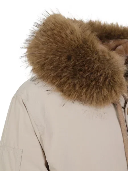 Geacă cu puf Moncler cu glugă