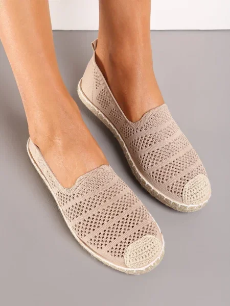 Espadrile închis pe talpă joasă din împletitură cu cusături decorative Tarniesa bej