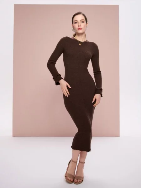 Рибана в’язана сукня міді з довгими рукавами коричневий