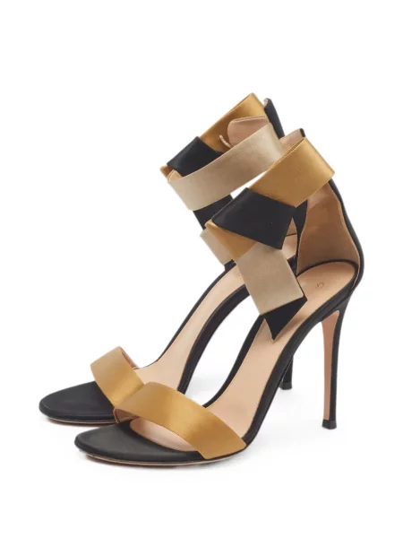 Sandale Gianvito Rossi cu bretele negru