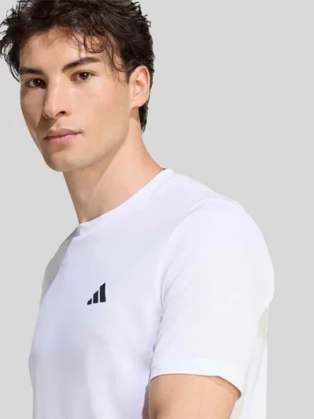 T-shirt z nadrukiem z logo Adidas Training biała