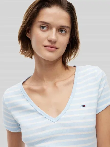 T-shirt o kroju slim fit z mieszanki bawełny Tommy Jeans
