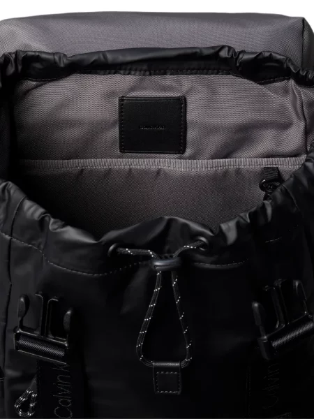 Rucsac Calvin Klein cu cataramă cu autograf negru