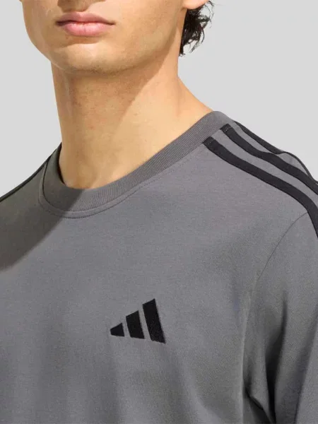 T-shirt o kroju relaxed fit z czystej bawełny Adidas Sportswear