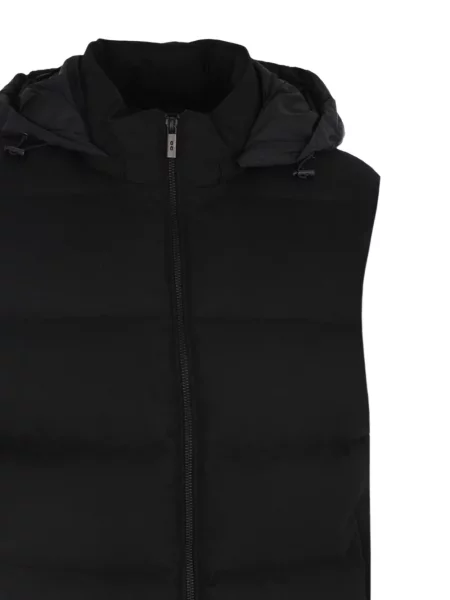 Елек Corneliani с качулка черно