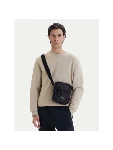 Мъжка чантичка Calvin Klein Bold Reporter черен