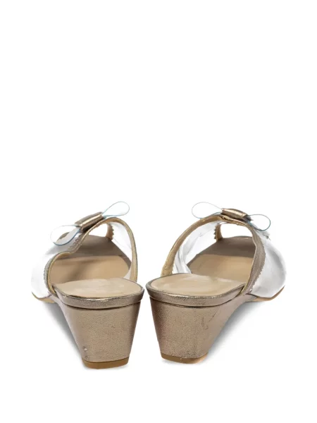 Sandale Stuart Weitzman cu funde cu pană auriu
