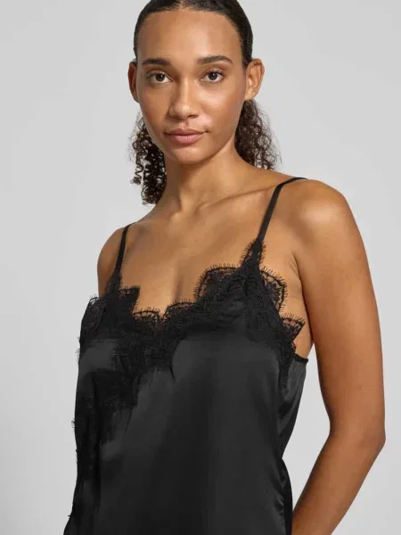 Linia a sukienka casualowa z obszyciem koronką model ELVA' Pieces czarna