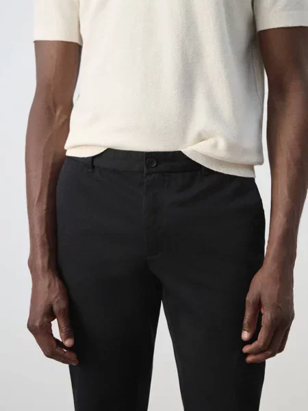 Spodnie chinosy Barna slim fit z diagonalu Mężczyzna 38 MANGO MAN czarny