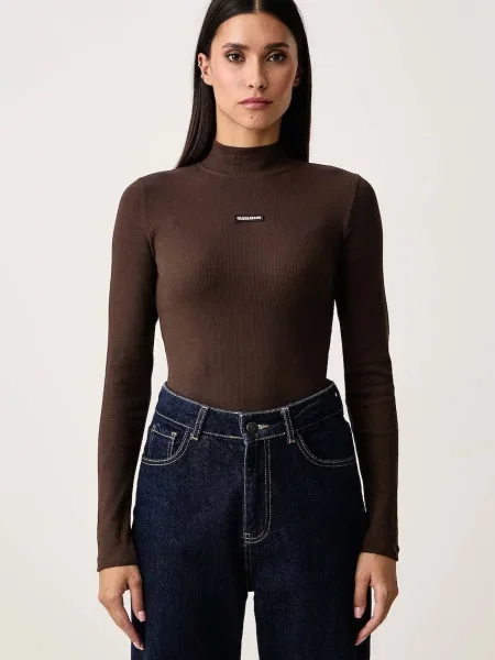 GUESS JEANS Tricou ciocolatiu maro