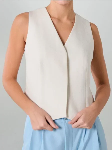 Жилетка під костюм з прихованими складками кремовий