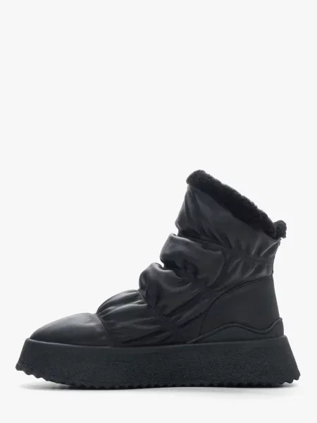 Кожаные сапоги Estro черные