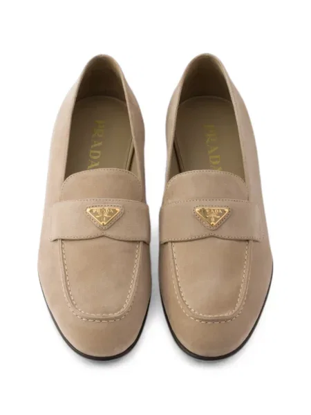 Pantofi loafer Prada din piele de căprioară