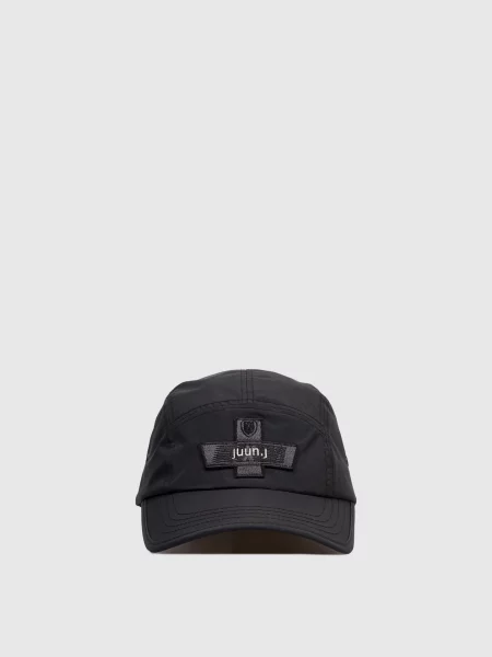 Кепка з нашивкою логотипа Juun.j чорна