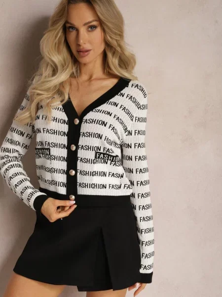 Biało-Czarny Krótki Kardigan z Napisami Fashion i Winifa biały