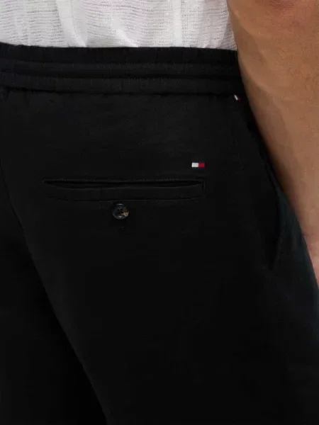 Сhinosy Tommy Hilfiger czarne