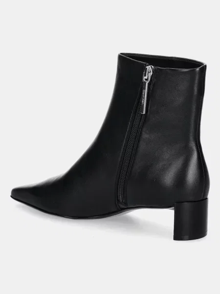 Calvin Klein bőr csizma SET BACK KITTEN HEEL ANKLE BOOT magassarkú fekete