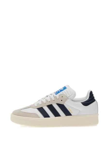 Велурени бягане маратонки Adidas UltraBoost на райета черно