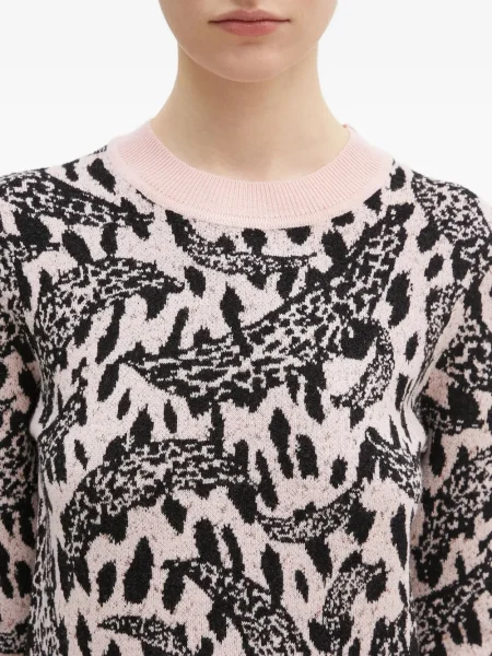 Pulover Fiorucci cu model leopard cu decolteu rotund din jacard roz