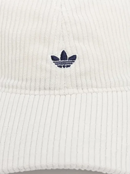 Вельветова кепка adidas Originals білий