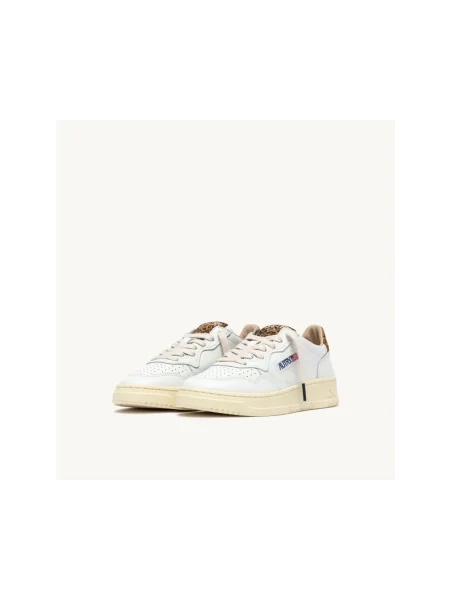 Sneakersy Autry białe