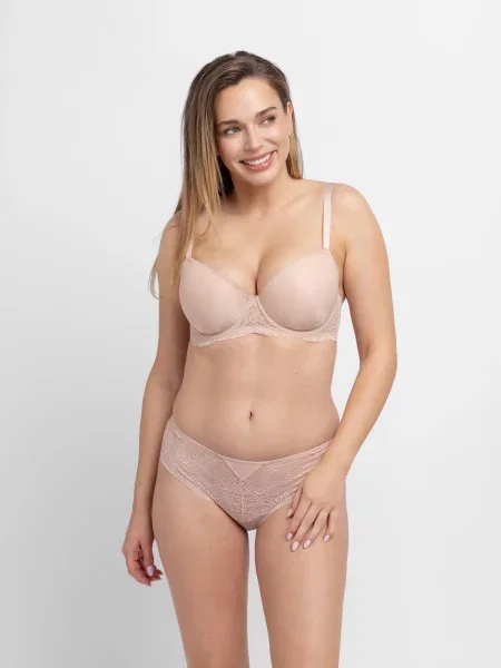 Alsó Dorina fekete