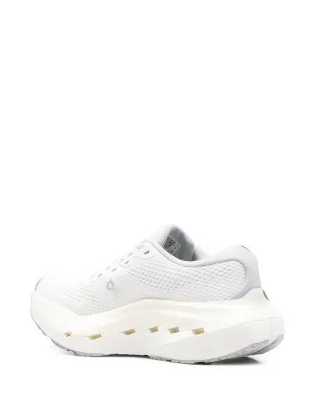 Sneakerși On alb