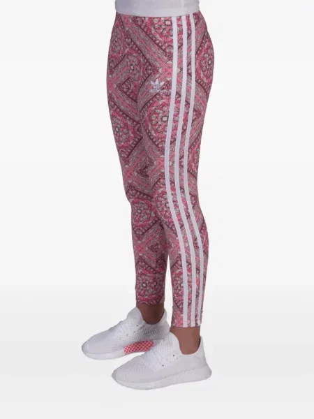 Legginsy Adidas do biegania z nadrukiem z dekoltem w serek czerwone