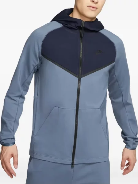 Fleecové běžecké kraťasy Nike s vázáním červené