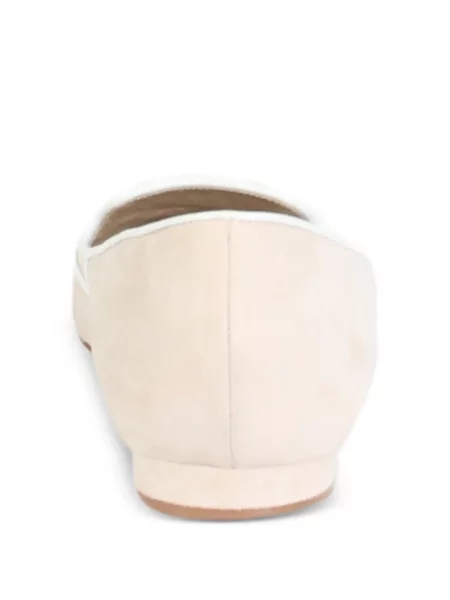 Lapos talpú körömcipő Manolo Blahnik