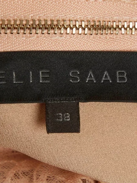 Rochie Elie Saab cu volane din dantelă roz
