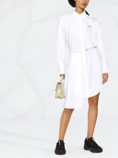 Asimetriška plisuota kostiumas marškininė suknelė Off-white balta