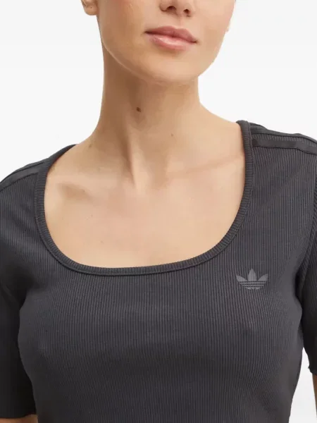 Tricou Adidas cu dungi cu broderie din velur albastru