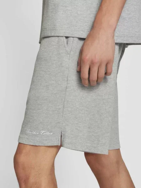 Szorty o kroju relaxed fit z fakturowanym wzorem Another Cotton Lab