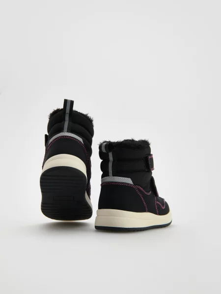 Утепленные сапоги Reserved черные