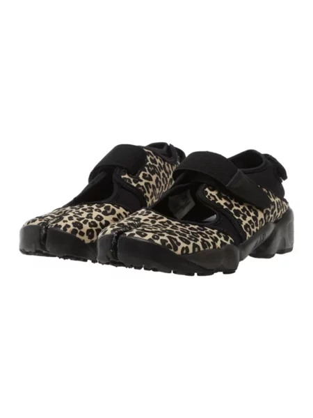 Pantofi Nike cu model leopard
