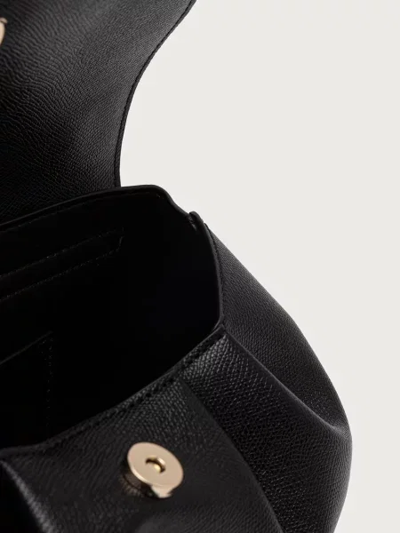 Кожаная сумка через плечо Guess