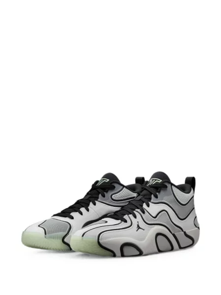 Sneakerși Jordan alb