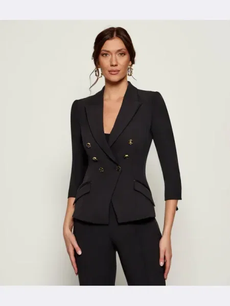 Elisabetta Franchi sacou cu doua rânduri de uni negru