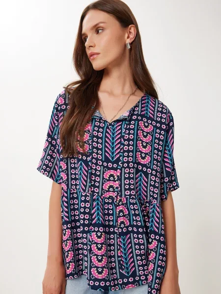 Happiness İstanbul Bluză azur / roz deschis / negru alb