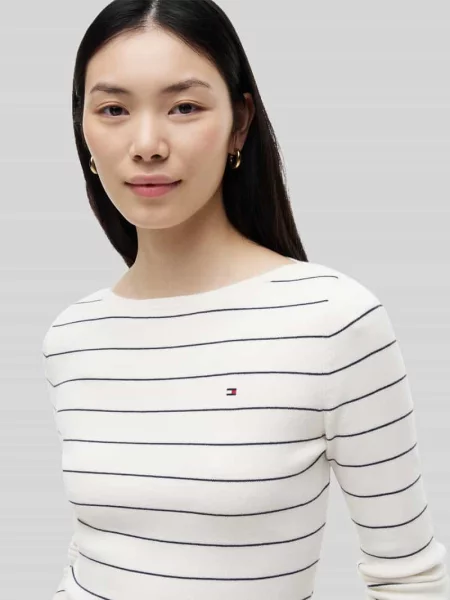 Sweter o kroju regular fit z mieszanki bawełny Tommy Hilfiger biały