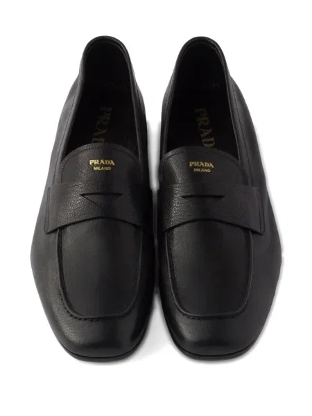 Pantofi loafer Prada din piele negru